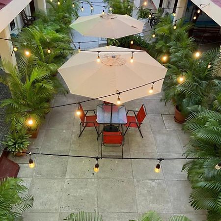 Hotel El Reformador Puerto Barrios Esterno foto