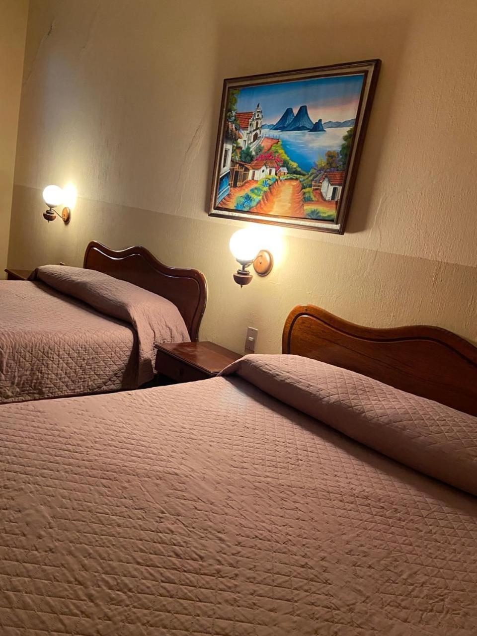 Hotel El Reformador Puerto Barrios Esterno foto