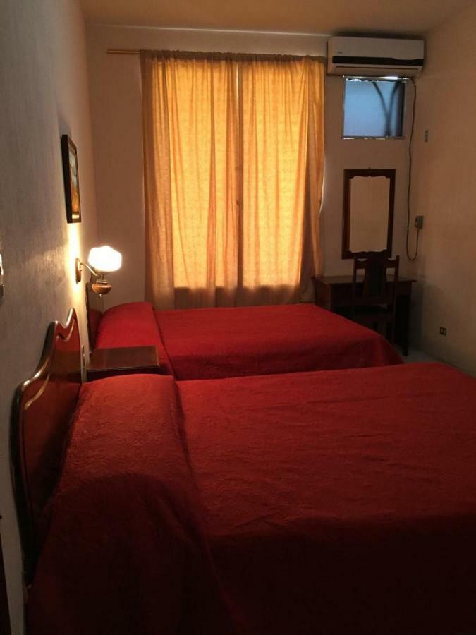 Hotel El Reformador Puerto Barrios Esterno foto